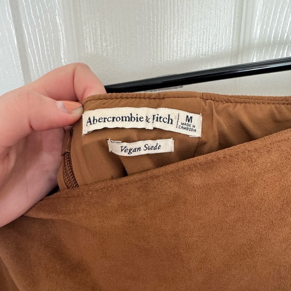 A&F Suede Ruched Side Skirt - Picture 4 of 7